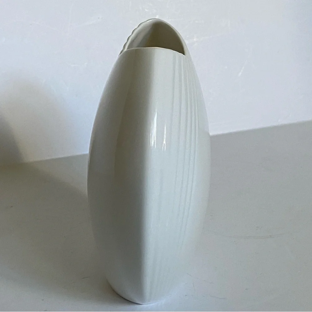 Art Deco Vase Christopher Stuart Tempest Bone China Y1510 White 6.5” Vintage EUC